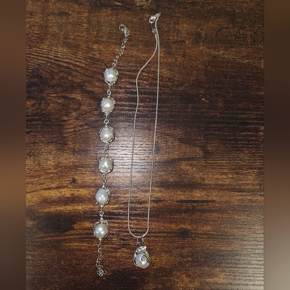 18k Gold Button Pearl Necklace and Bracelet Set